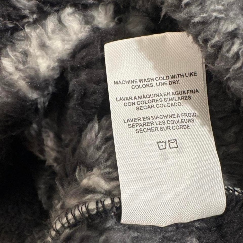 W83. Thread & Supply black + white plaid fleece jacket Size XS - Picture 5 of 5